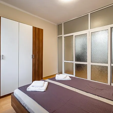 By The Sea 2bdrm * Varna